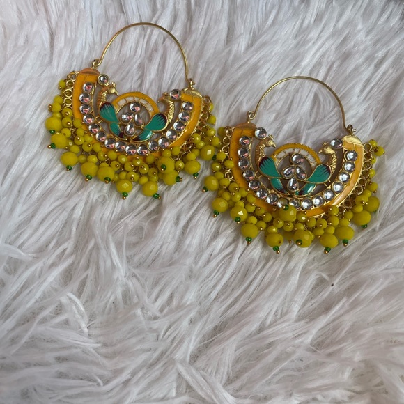 Yellow Waalian/Jhumka (earrings) - Picture 4 of 6